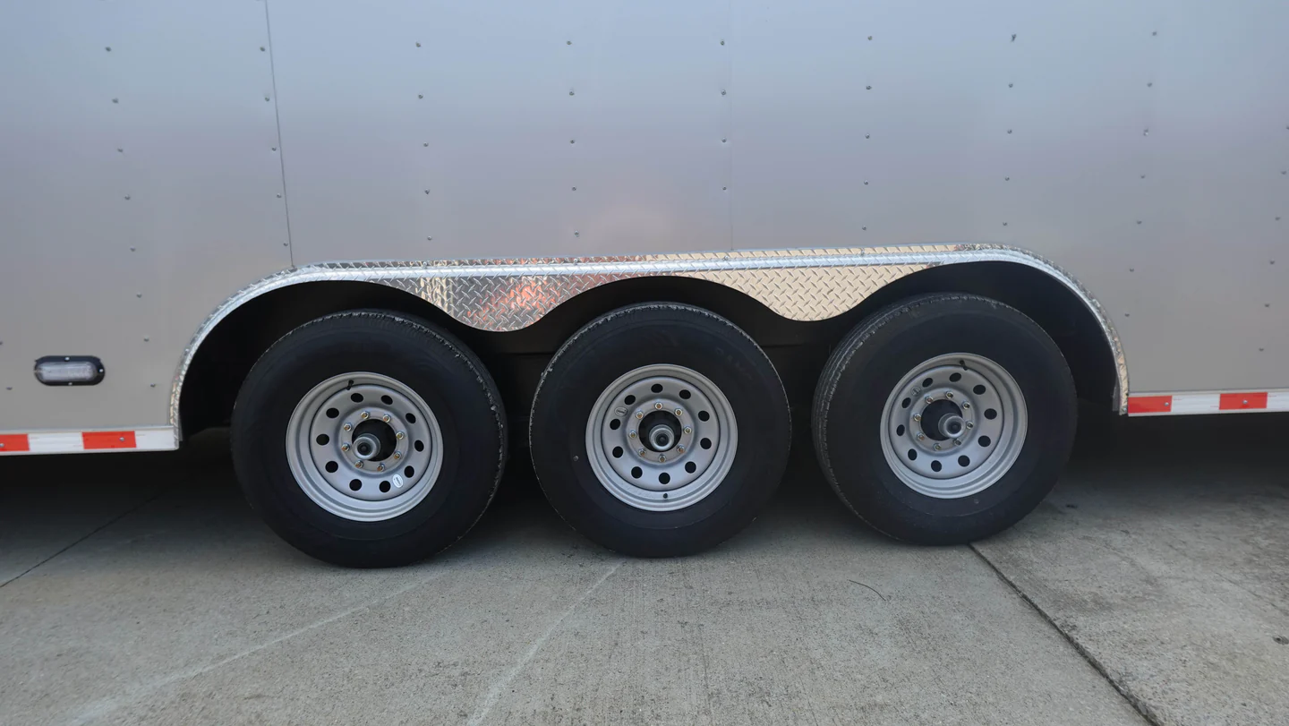 8.5' x 32' Silver Enclosed Trailer (3) 7,000LB Axles - Image 6