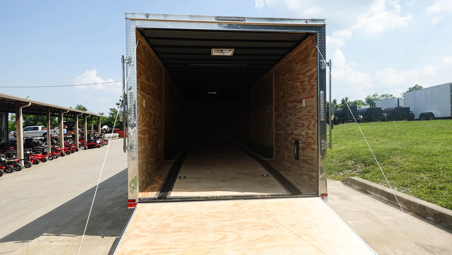 8.5' x 32' Silver Enclosed Trailer (3) 7,000LB Axles - Image 8